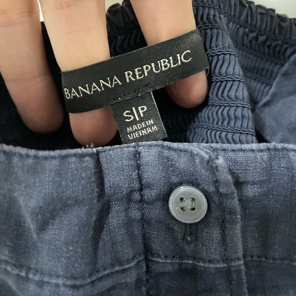 BANANA REPUBLIC- RAMIE BUTTON-FRONT TANK - Picture 2 of 4